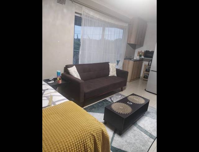 1 BEDROOM PROPERTY TO RENT IN HILLGROVE